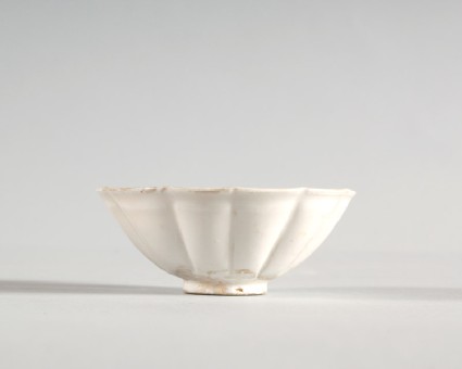 White ware lobed bowlfront