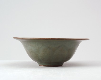 Greenware bowl with lotus petals in the style of Guan warefront