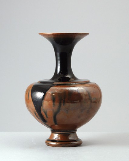 Black ware vase with streak decorationfront