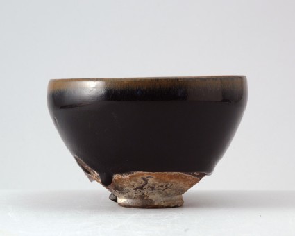 Black ware tea bowl with 'hare's fur' glazesfront