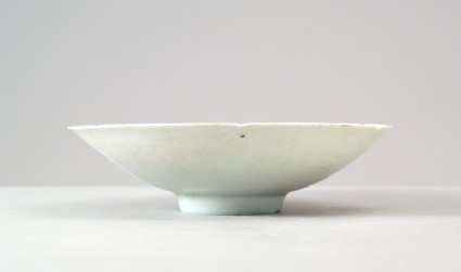 White ware dish with floral decorationfront