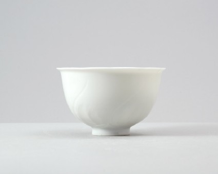 White ware bowl with floral decorationfront