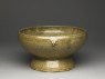 Greenware footed bowl (oblique)