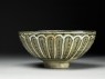 Bowl with flying phoenixes against a foliate background (side)