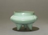 Greenware tripod incense burner with modern lid (oblique, without lid)