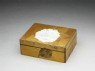 Box with a hydrangea flower (oblique)
