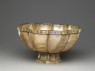 Mother-of-pearl lobed bowl (oblique)